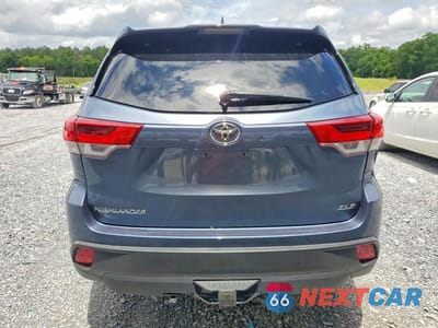 Zdjęcie 6 z 12 samochodu: 2019 TOYOTA HIGHLANDER XLE VIN:5TDKZRFH9KS326864 - miniatura