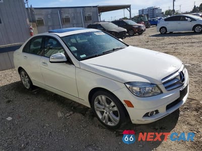 Czwarte zdjęcie samochodu z boku: 2009 MERCEDES-BENZ C 300 VIN:WDDGF54X79F241801 - miniatura