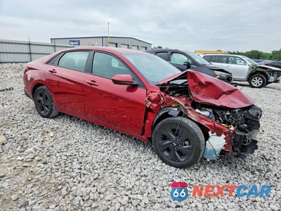 Czwarte zdjęcie samochodu z boku: 2023 HYUNDAI ELANTRA SEL VIN:KMHLM4AG7PU581550 - miniatura