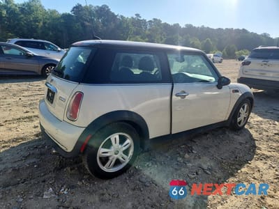 Trzecie zdjęcie samochodu z tyłu: 2006 MINI COOPER VIN:WMWRC33516TK15429 - miniatura