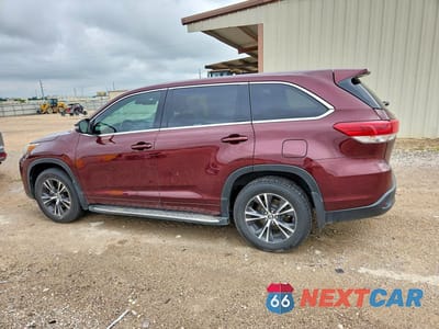 Drugie zdjęcie samochodu z przodu: 2018 TOYOTA HIGHLANDER LE VIN:5TDZZRFH8JS286032 - miniatura