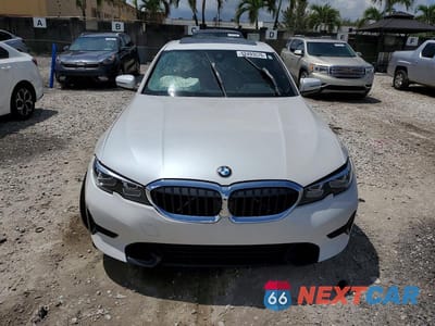Piąte zdjęcie samochodu w środku: 2019 BMW 330I VIN:WBA5R1C50KAK11945 - miniatura