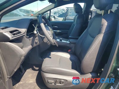 Zdjęcie 7 z 12 samochodu: 2026 TOYOTA SIENNA PLATINUM 7-PASSENGER VIN:5TDESKFC9TS239674 - miniatura