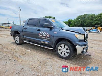 Czwarte zdjęcie samochodu z boku: 2010 TOYOTA TUNDRA CREWMAX SR5 VIN:5TFDW5F11AX117320 - miniatura