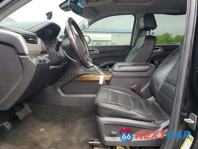 Zdjęcie 7 z 13 samochodu: 2016 GMC YUKON XL DENALI VIN:1GKS2HKJXGR418793 - miniatura