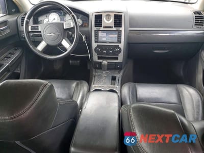 Zdjęcie 8 z 12 samochodu: 2008 CHRYSLER 300C VIN:2C3LA63H58H256080 - miniatura