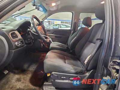 Zdjęcie 7 z 13 samochodu: 2010 CHEVROLET TAHOE C1500 LS VIN:1GNMCAE09AR183863 - miniatura