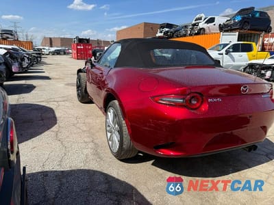 Trzecie zdjęcie samochodu z tyłu: 2024 MAZDA MX-5 MIATA CLUB VIN:JM1NDAC79R0607083 - miniatura
