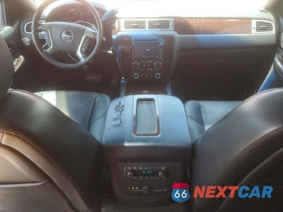 Zdjęcie 8 z 14 samochodu: 2009 GMC YUKON XL DENALI VIN:1GKFK06229R218161 - miniatura
