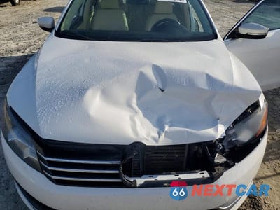 Zdjęcie 11 z 12 samochodu: 2014 VOLKSWAGEN PASSAT SE VIN:1VWBS7A38EC100824 - miniatura