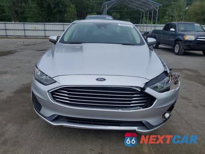 Piąte zdjęcie samochodu w środku: 2019 FORD FUSION SE VIN:3FA6P0LU6KR221440 - miniatura