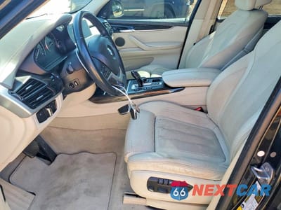Zdjęcie 7 z 13 samochodu: 2016 BMW X5 XDRIVE50I VIN:5UXKR6C53G0J79605 - miniatura