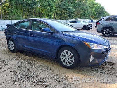 Czwarte zdjęcie samochodu z boku: 2019 HYUNDAI ELANTRA SE VIN:5NPD74LF5KH496939 - miniatura
