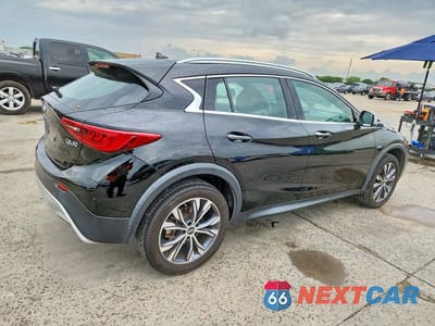 Trzecie zdjęcie samochodu z tyłu: 2017 INFINITI QX30 PREMIUM VIN:SJKCH5CR7HA017751 - miniatura