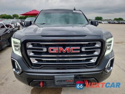 Piąte zdjęcie samochodu w środku: 2021 GMC SIERRA K1500 AT4 VIN:3GTP9EED3MG284349 - miniatura