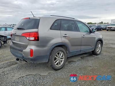 Trzecie zdjęcie samochodu z tyłu: 2015 KIA SORENTO LX VIN:5XYKTDA72FG651295 - miniatura