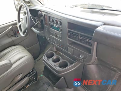Zdjęcie 8 z 13 samochodu: 2025 CHEVROLET EXPRESS G2500 VIN:1GCWGAF79S1156583 - miniatura