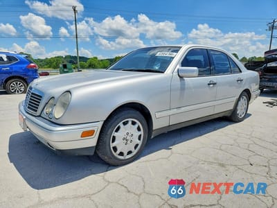 1998 MERCEDES-BENZ E 320 4MATIC WDBJF82F1WX007332 - główne zdjęcie licytacji z USA - miniatura