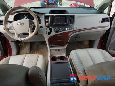 Zdjęcie 8 z 13 samochodu: 2014 TOYOTA SIENNA XLE 8-PASSENGER VIN:5TDYK3DC5ES452680 - miniatura