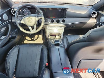 Zdjęcie 8 z 12 samochodu: 2017 MERCEDES-BENZ E 300 VIN:WDDZF4JB5HA022407 - miniatura