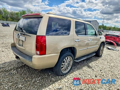 Trzecie zdjęcie samochodu z tyłu: 2007 CADILLAC ESCALADE LUXURY VIN:1GYFK63827R223665 - miniatura