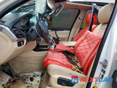 Zdjęcie 7 z 12 samochodu: 2015 BMW X5 XDRIVE35I VIN:5UXKR0C53F0K66528 - miniatura