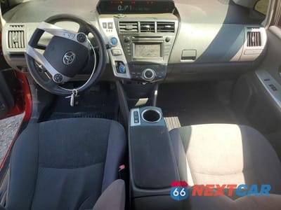 Zdjęcie 8 z 12 samochodu: 2014 TOYOTA PRIUS V THREE VIN:JTDZN3EU9EJ000523 - miniatura