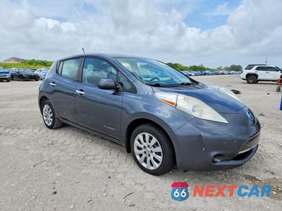 Czwarte zdjęcie samochodu z boku: 2013 NISSAN LEAF S VIN:1N4AZ0CP8DC409280 - miniatura