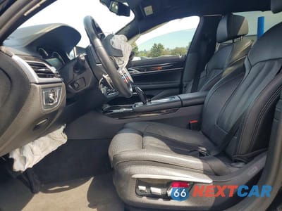 Zdjęcie 7 z 13 samochodu: 2017 BMW 740 I VIN:WBA7E2C34HG740829 - miniatura