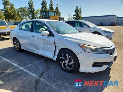 Czwarte zdjęcie samochodu z boku: 2017 HONDA ACCORD LX VIN:1HGCR2F39HA104221 - miniatura