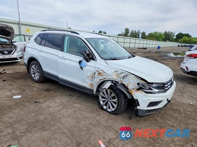 Czwarte zdjęcie samochodu z boku: 2018 VOLKSWAGEN TIGUAN SE VIN:3VV2B7AX7JM180424 - miniatura