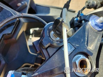 Zdjęcie 8 z 9 samochodu: 2020 HONDA CBR500 R VIN:MLHPC6217L5100552 - miniatura