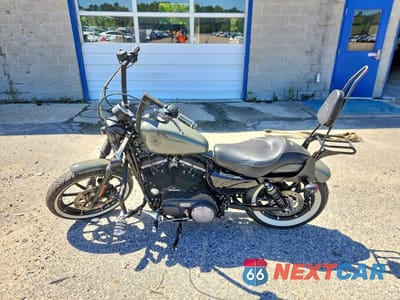 Trzecie zdjęcie samochodu z tyłu: 2021 HARLEY-DAVIDSON XL883 N VIN:1HD4LE21XMB416965 - miniatura