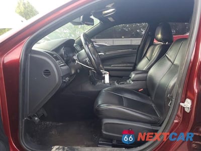 Zdjęcie 7 z 12 samochodu: 2018 CHRYSLER 300 S VIN:2C3CCAGG8JH302358 - miniatura