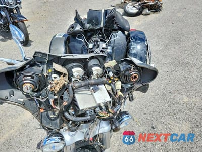 Piąte zdjęcie samochodu w środku: 2010 HARLEY-DAVIDSON FLHTCUTG VIN:1HD1MAM11AB854095 - miniatura