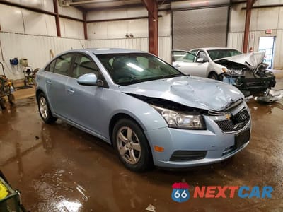 Czwarte zdjęcie samochodu z boku: 2011 CHEVROLET CRUZE LT VIN:1G1PG5S94B7206251 - miniatura