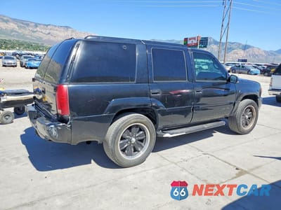 Trzecie zdjęcie samochodu z tyłu: 2000 GMC YUKON DENALI VIN:1GKEK13R8YR107177 - miniatura