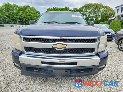 Piąte zdjęcie samochodu w środku: 2011 CHEVROLET SILVERADO K1500 LT VIN:1GCRKSE3XBZ439902 - miniatura