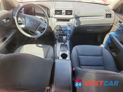 Zdjęcie 8 z 12 samochodu: 2010 FORD FUSION SE VIN:3FAHP0HA9AR201818 - miniatura
