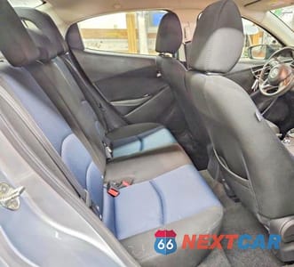 Zdjęcie 10 z 12 samochodu: 2018 TOYOTA YARIS IA BASE VIN:3MYDLBYV9JY321760 - miniatura