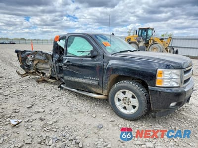 Czwarte zdjęcie samochodu z boku: 2010 CHEVROLET SILVERADO K1500 LTZ VIN:1GCSKTE39AZ149494 - miniatura