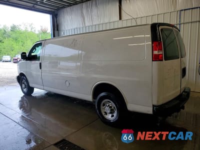 Drugie zdjęcie samochodu z przodu: 2017 CHEVROLET EXPRESS 2500 CARGO DELIVERY VAN VIN:1GCWGBFF9H1113013 - miniatura