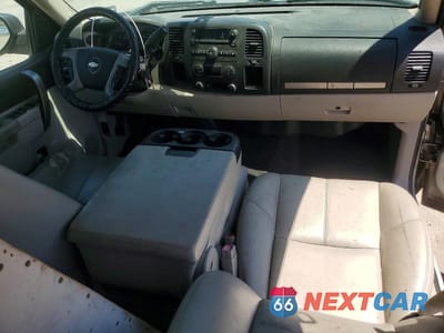 Zdjęcie 8 z 12 samochodu: 2011 CHEVROLET SILVERADO C1500 LT VIN:1GCRCSE00BZ423274 - miniatura