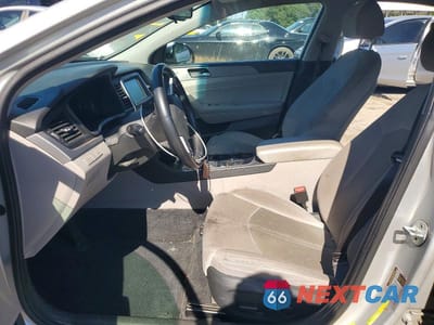 Zdjęcie 7 z 12 samochodu: 2019 HYUNDAI SONATA SEL VIN:5NPE34AFXKH795796 - miniatura