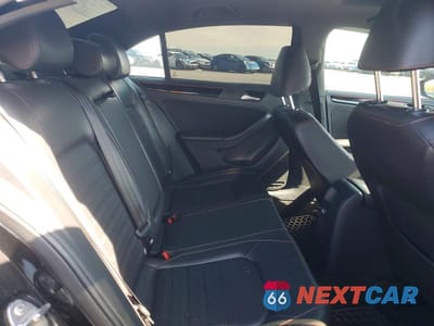 Zdjęcie 10 z 12 samochodu: 2017 VOLKSWAGEN JETTA GLI VIN:3VW4T7AJ2HM286237 - miniatura