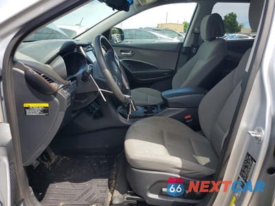 Zdjęcie 7 z 13 samochodu: 2017 HYUNDAI SANTA FE SE VIN:KM8SMDHF3HU170642 - miniatura