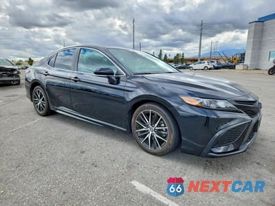 Czwarte zdjęcie samochodu z boku: 2024 TOYOTA CAMRY SE VIN:4T1G11AK1RU906189 - miniatura