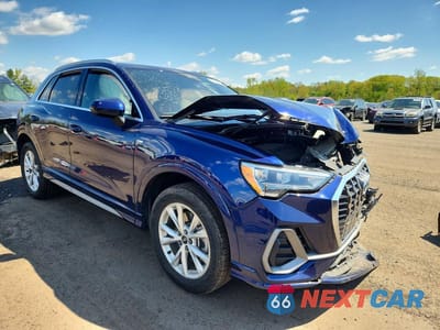 Czwarte zdjęcie samochodu z boku: 2022 AUDI Q3 PREMIUM S LINE 45 VIN:WA1DECF33N1133272 - miniatura
