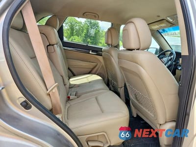 Zdjęcie 11 z 13 samochodu: 2014 KIA SORENTO LX VIN:5XYKTDA65EG504071 - miniatura