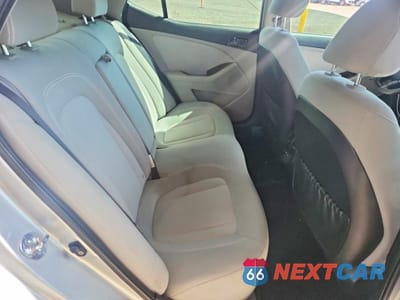 Zdjęcie 10 z 12 samochodu: 2011 KIA OPTIMA LX VIN:KNAGM4A75B5179774 - miniatura